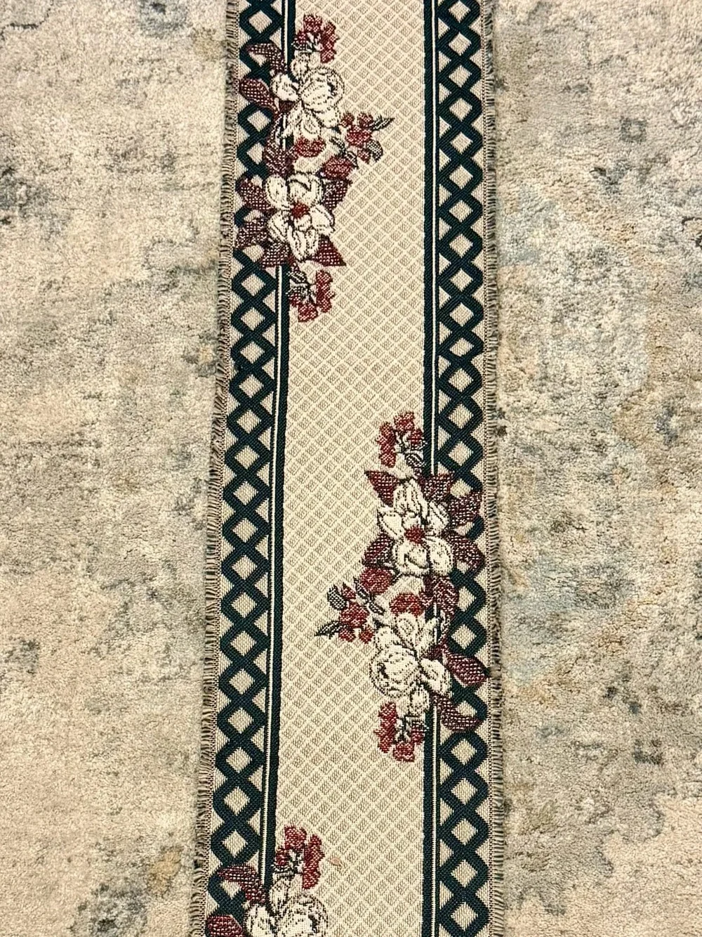 American Weaver's 90s Jacquard Table Runner Magnolia 1995
